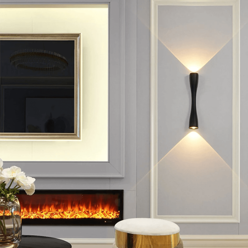 Luna Indoor / Outdoor Wall Light
