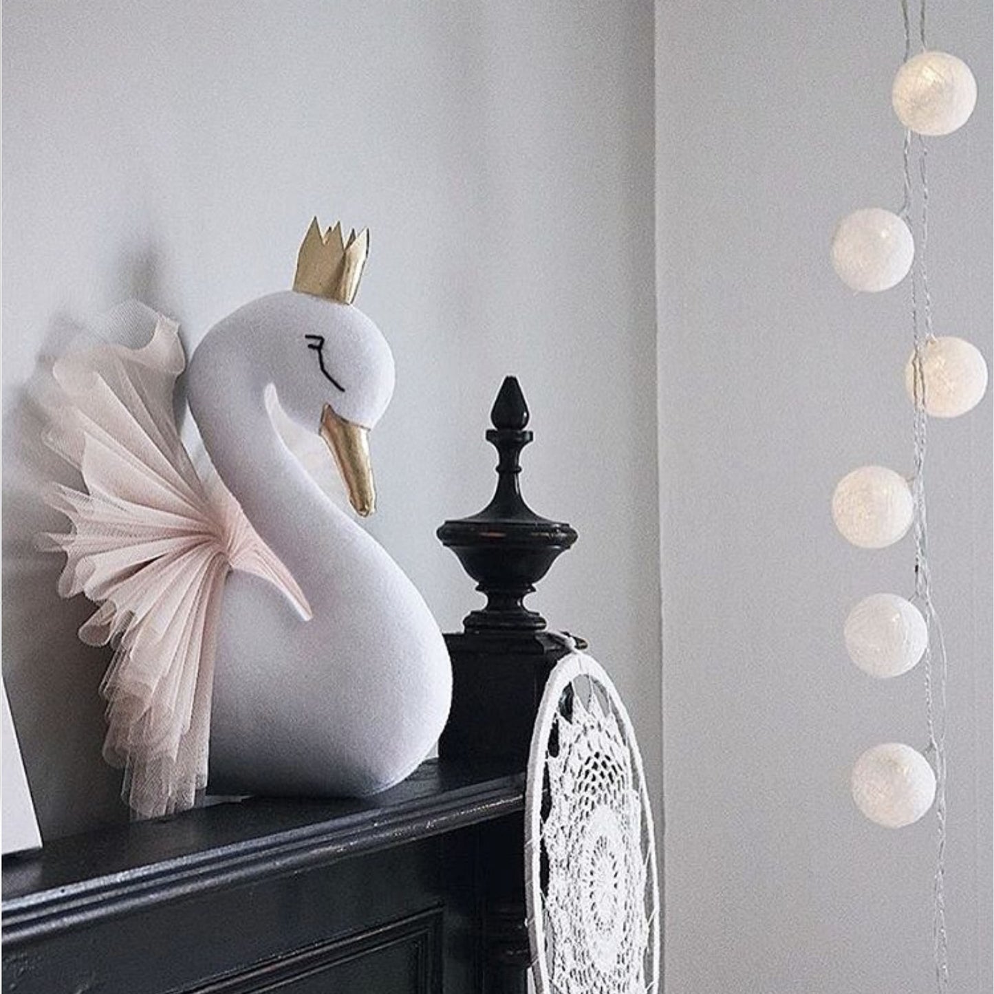 Girls Bedroom wall decor, Wall swan decoration