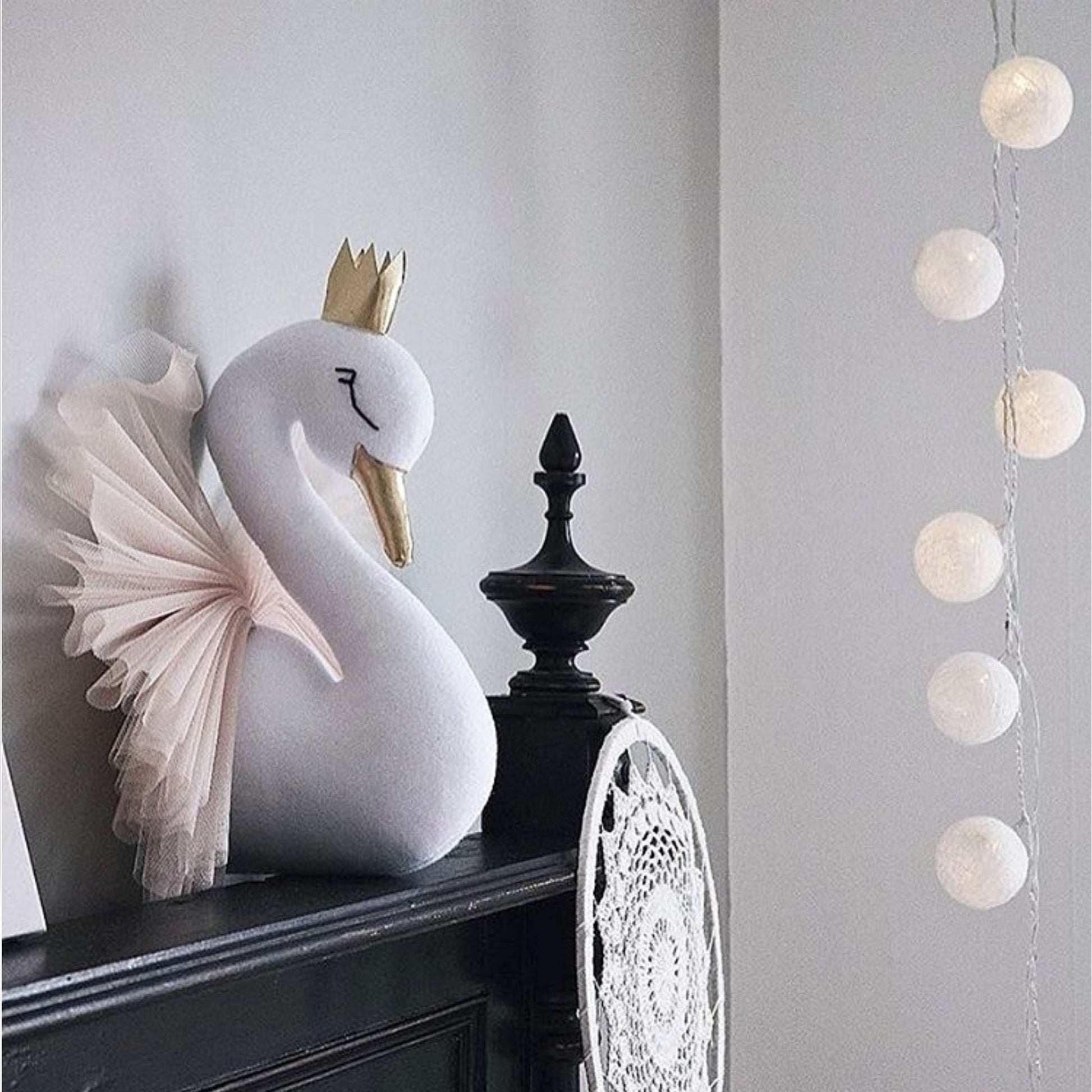 Girls Bedroom wall decor, Wall swan decoration