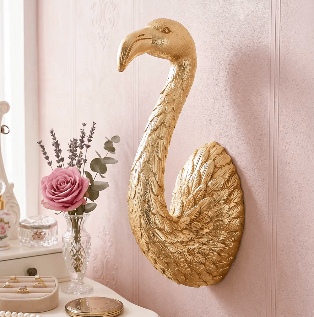 Gëllene Flamingo grousse Wandhaken-Skulptur