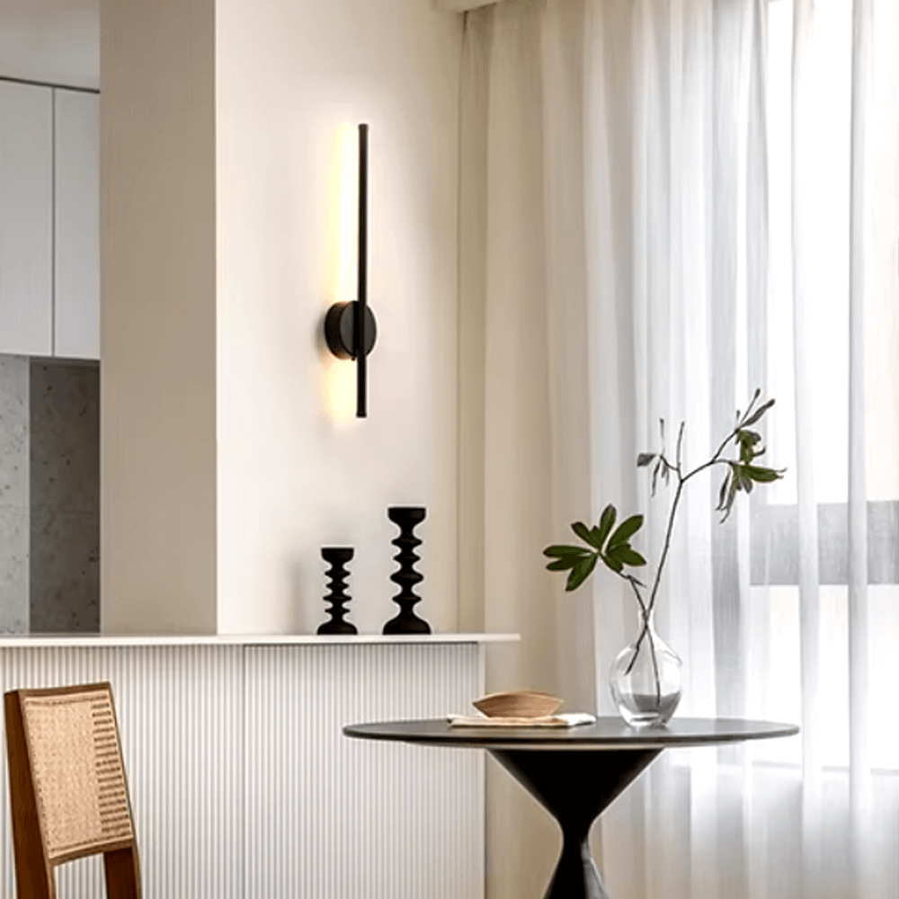 Lampada da parete minimalista con striscia LED - Nera