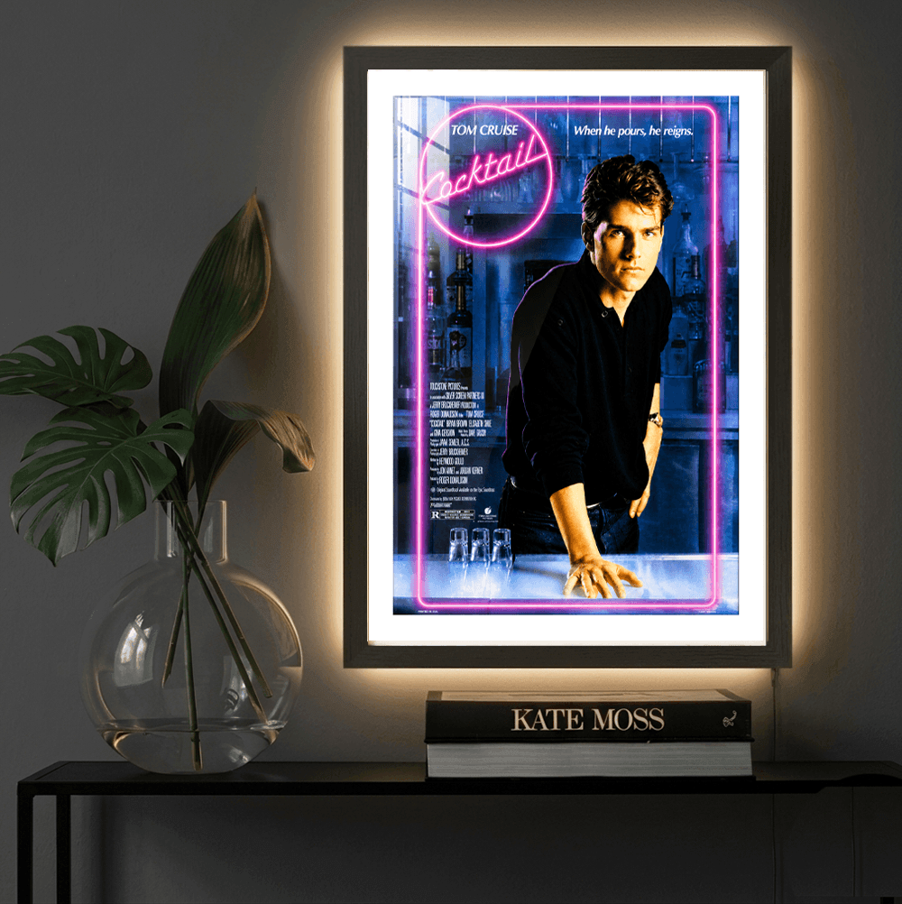 Karya Seni Bingkai Film LED Tom Cruise Cocktail