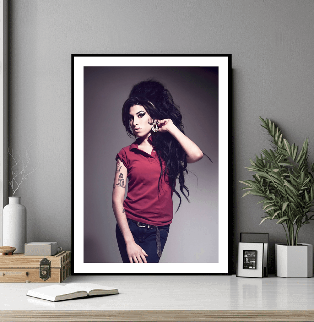 Amy Winehouse Art Print -  Free Printable Art - 2 Colours