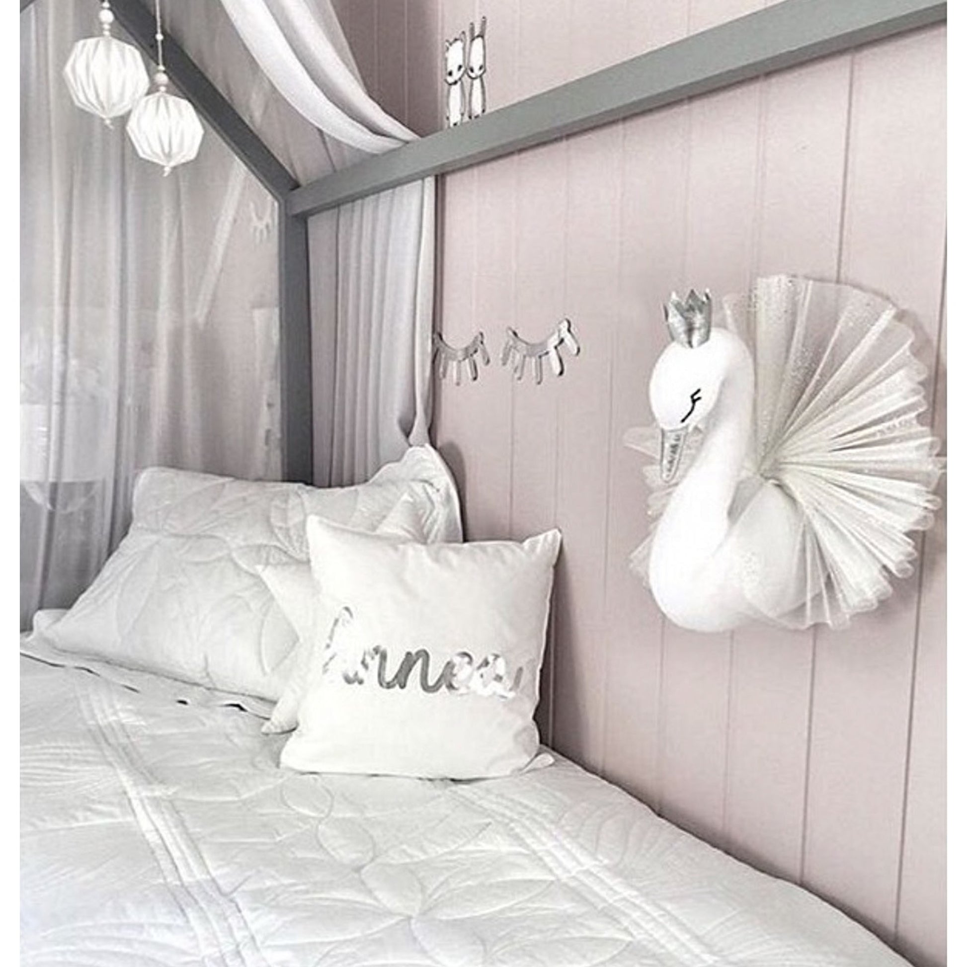 Girls Bedroom wall decor, Wall swan decoration
