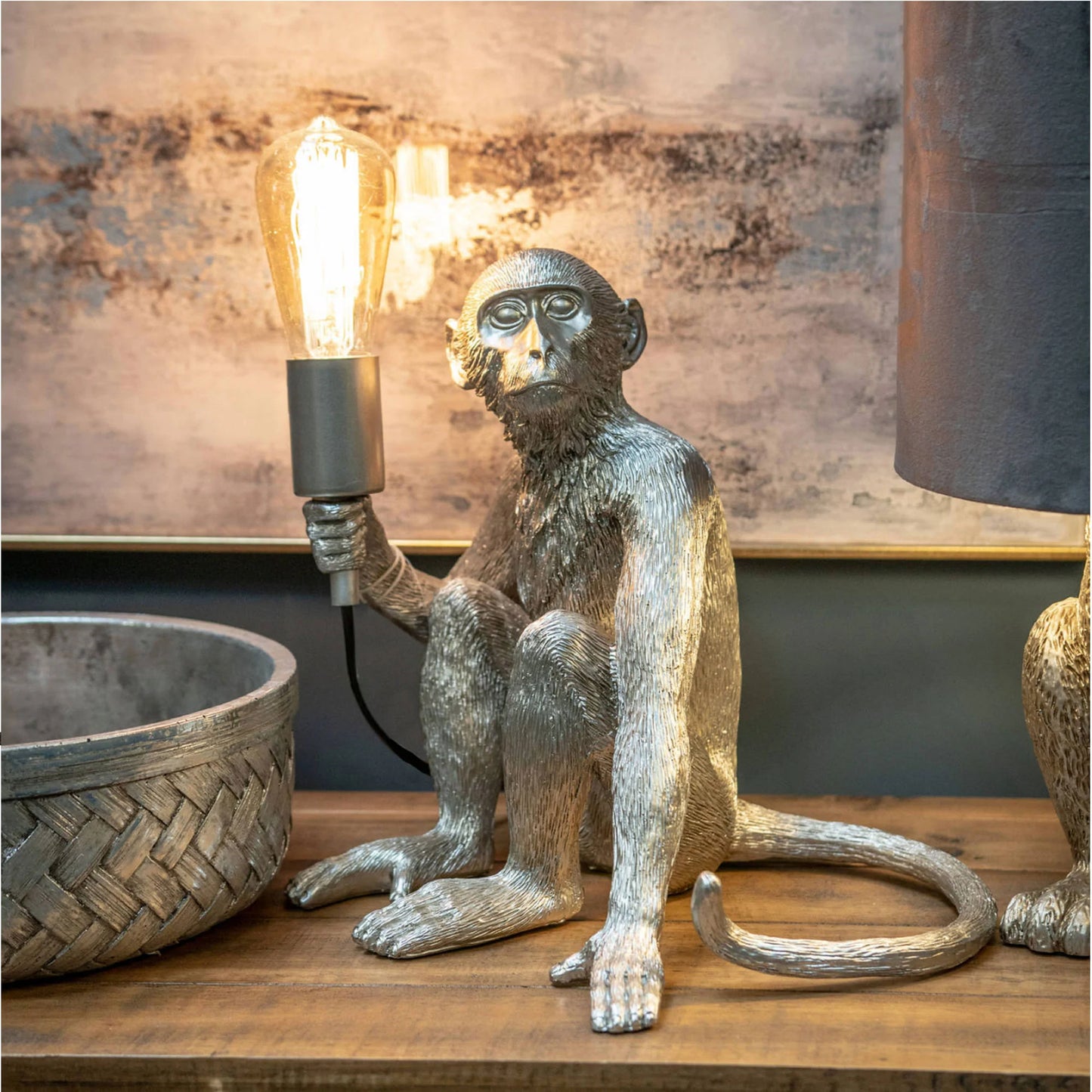 Lámpara de mesa dorada Cheeky Monkey
